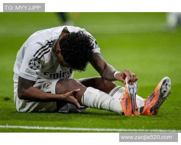 足球明星遭遇重伤失去半月板前景堪忧职业生涯或将面临重大挑战